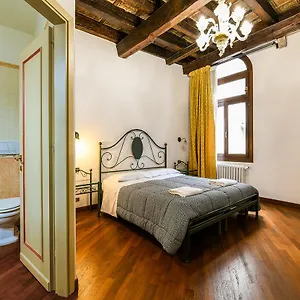 casetta-rossa.hotelinveneto.com/