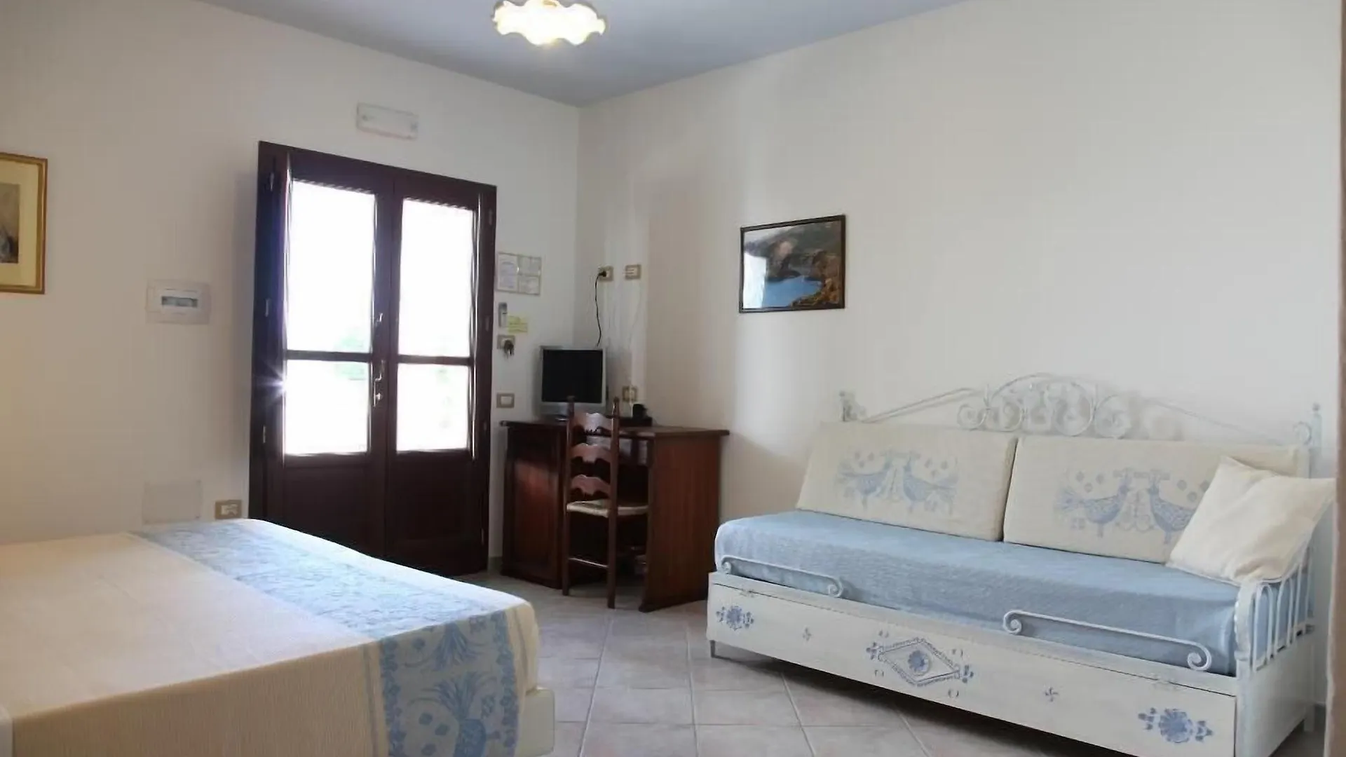 Hotel Resort Nuraghe Arvu Cala Gonone 4*,